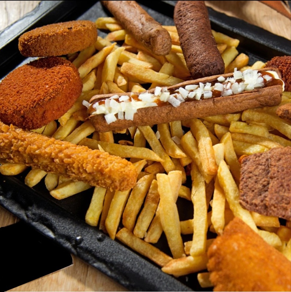 Deze afbeelding heeft een leeg alt-attribuut; de bestandsnaam is friet-met-snacks-1.jpg